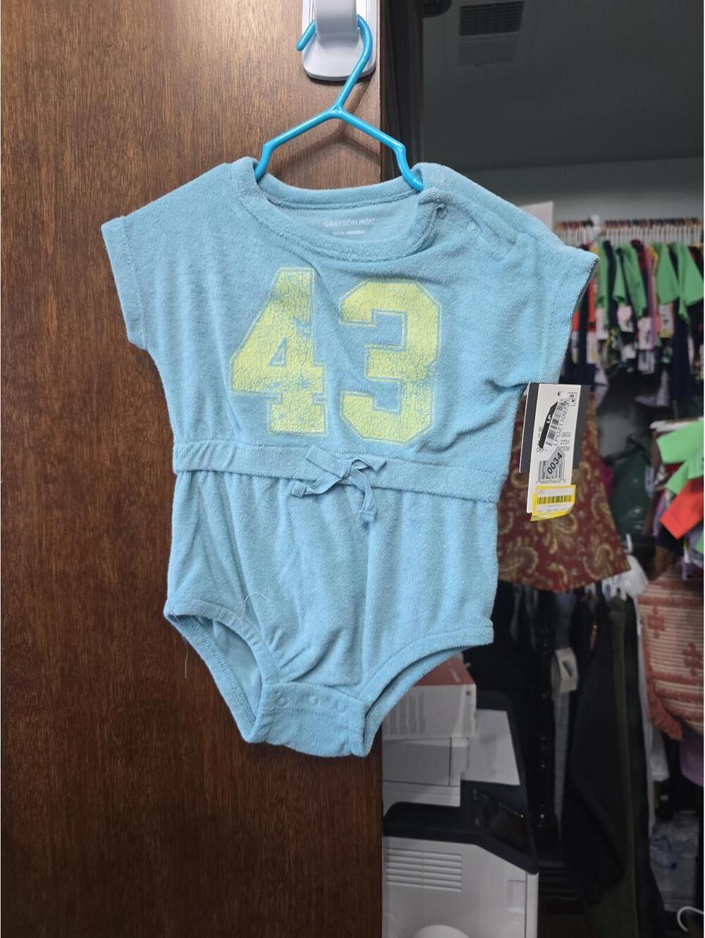 New from target size 6- nine month item, 34